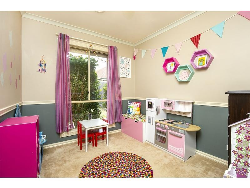 2/49 Quinn Grove, Keilor East VIC 3033