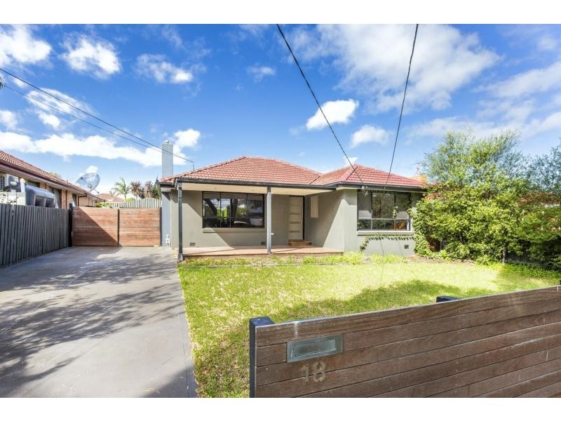 18 Langham Street, Avondale Heights VIC 3034