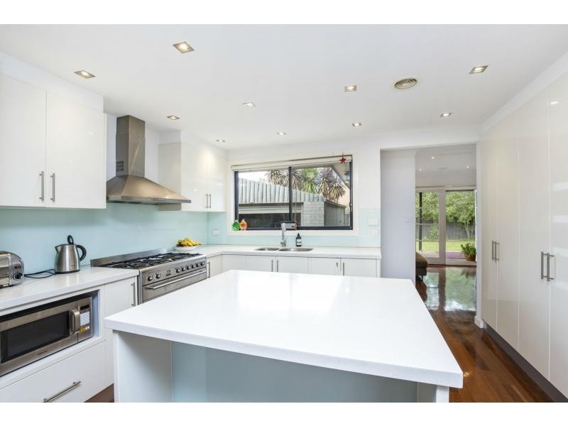 18 Langham Street, Avondale Heights VIC 3034