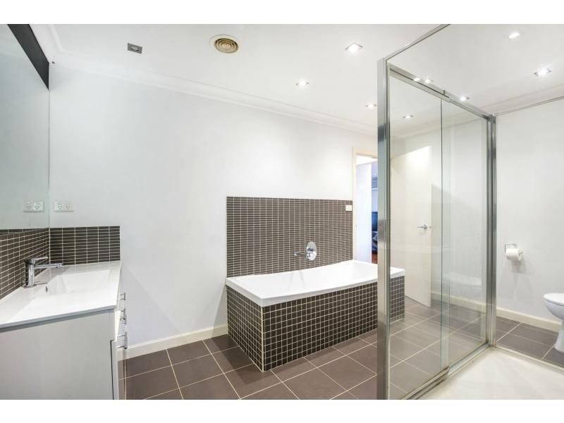 18 Langham Street, Avondale Heights VIC 3034