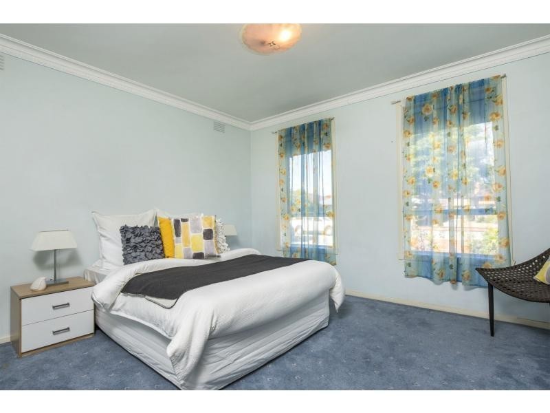 16 Vista Drive, Keilor East VIC 3033