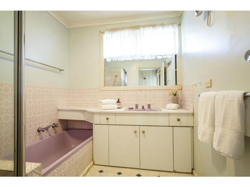 16 Vista Drive, Keilor East VIC 3033