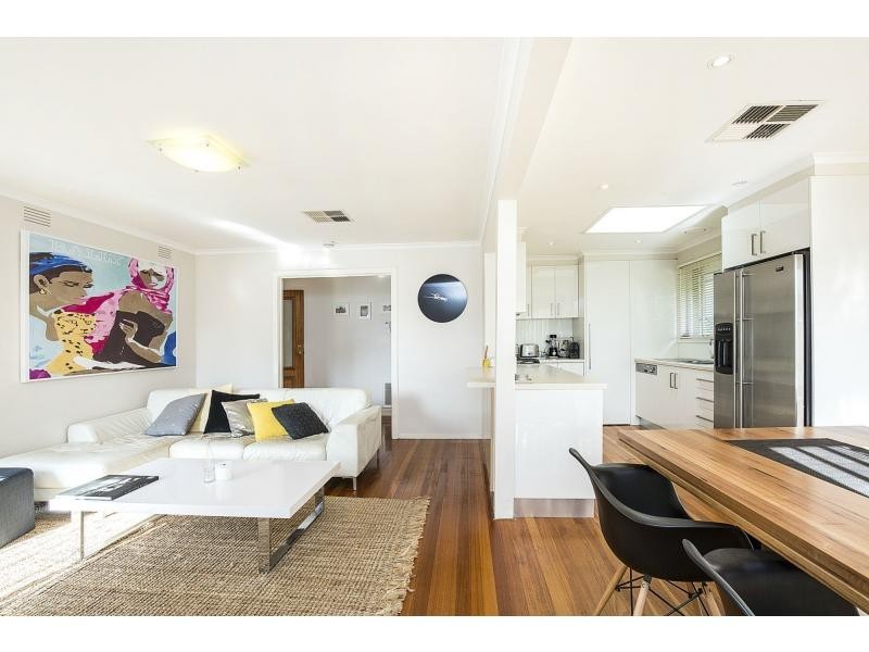 31 Barbara Crescent, Avondale Heights VIC 3034