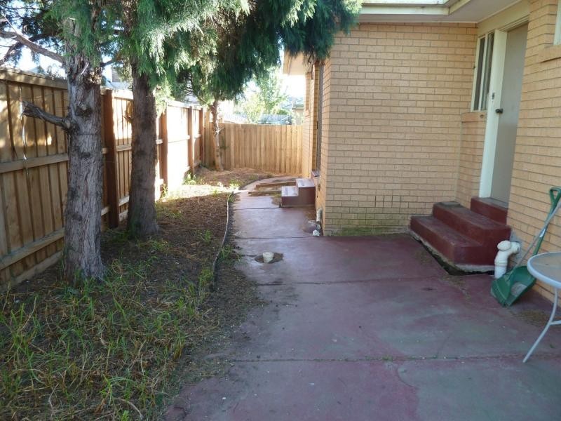 2/21 Neville Street, Keilor East VIC 3033