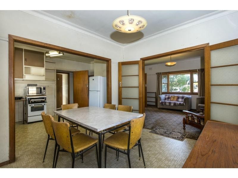 17 Cresswold Avenue, Avondale Heights VIC 3034