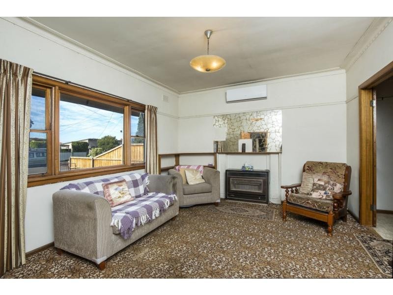 17 Cresswold Avenue, Avondale Heights VIC 3034