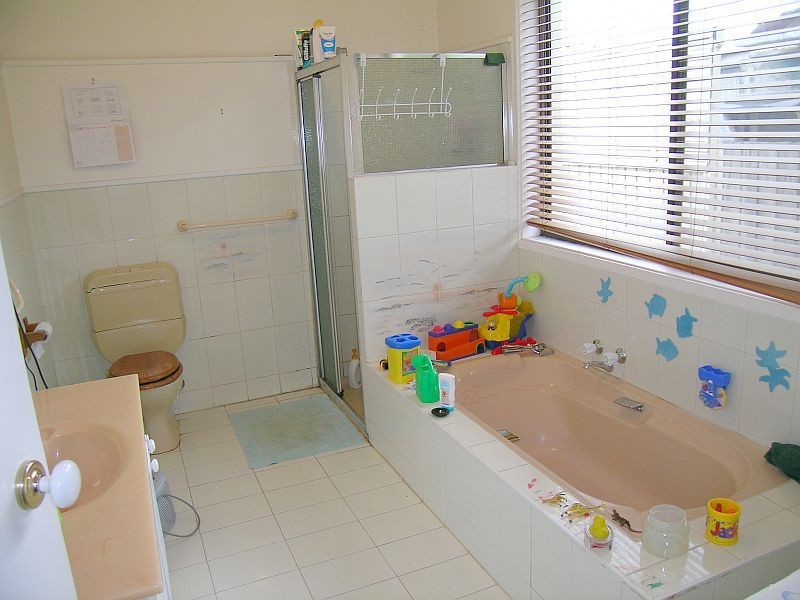 9 Sydney Street, Avondale Heights VIC 3034