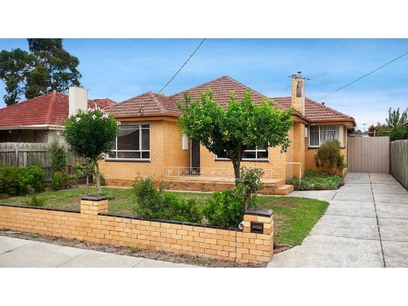 35 Lake Street, Avondale Heights VIC 3034