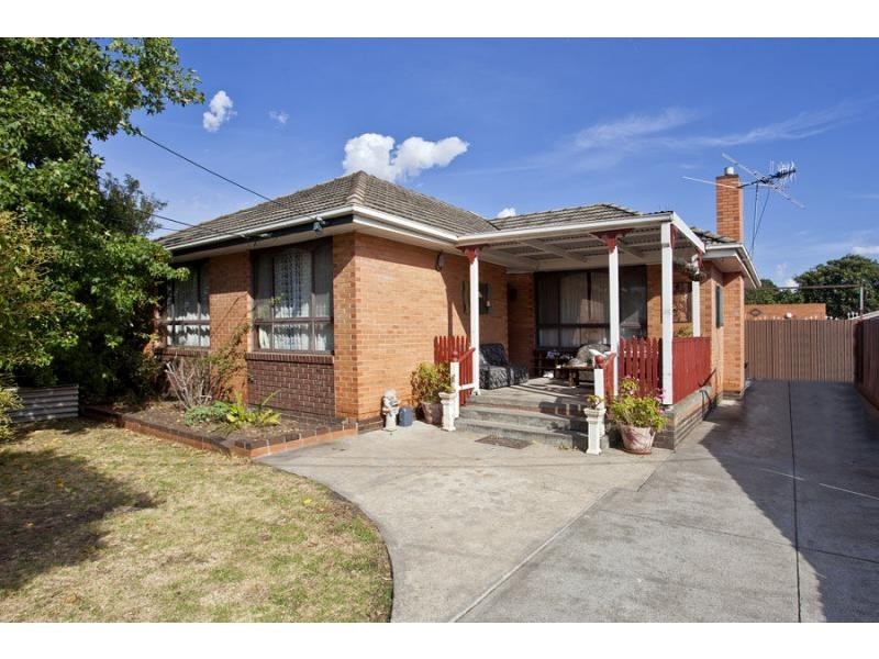 8 Mountainview Avenue, Avondale Heights VIC 3034