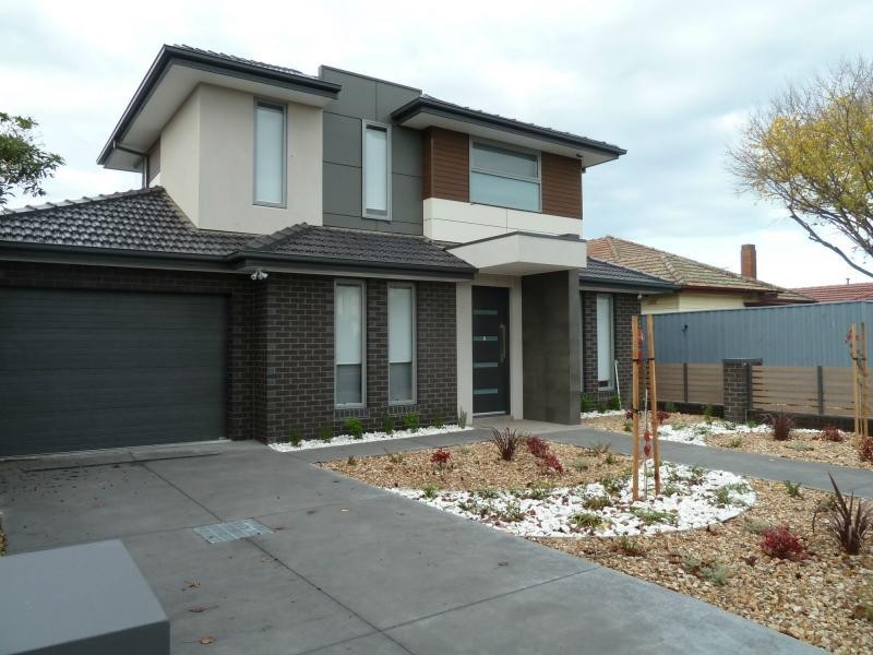 1/15 Princes Street, Essendon North VIC 3041