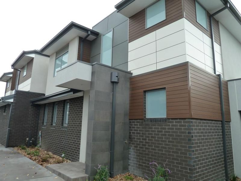 2/16 Prince Street, Essendon North VIC 3041