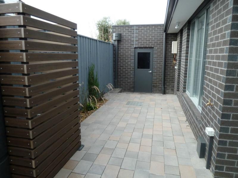 2/16 Prince Street, Essendon North VIC 3041