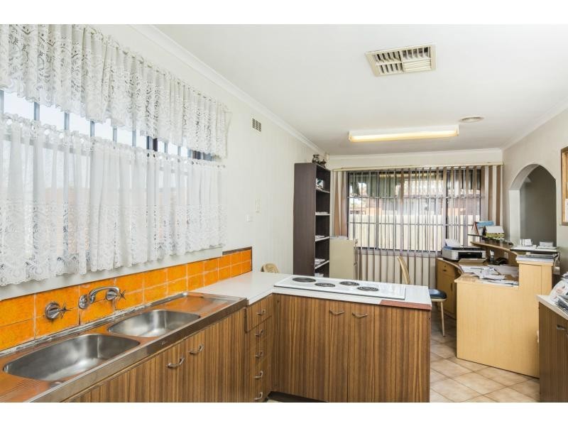 181-183 Main Road East, St Albans VIC 3021