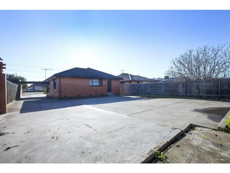 181-183 Main Road East, St Albans VIC 3021