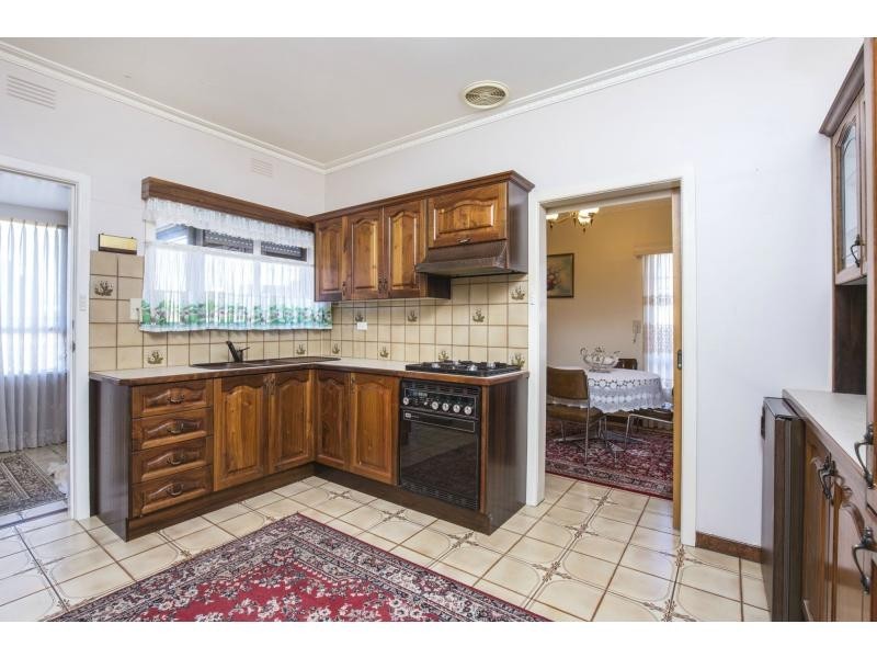 57 North Road, Avondale Heights VIC 3034