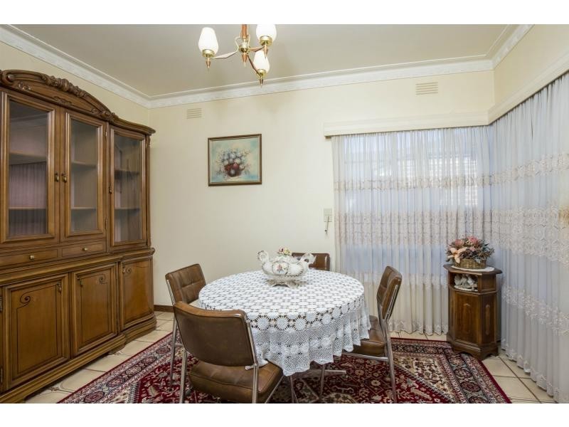 57 North Road, Avondale Heights VIC 3034