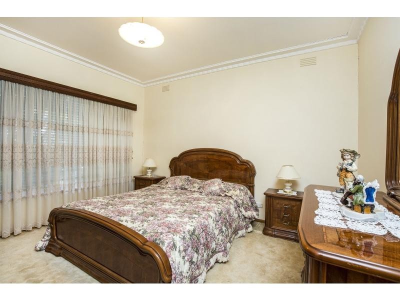 57 North Road, Avondale Heights VIC 3034