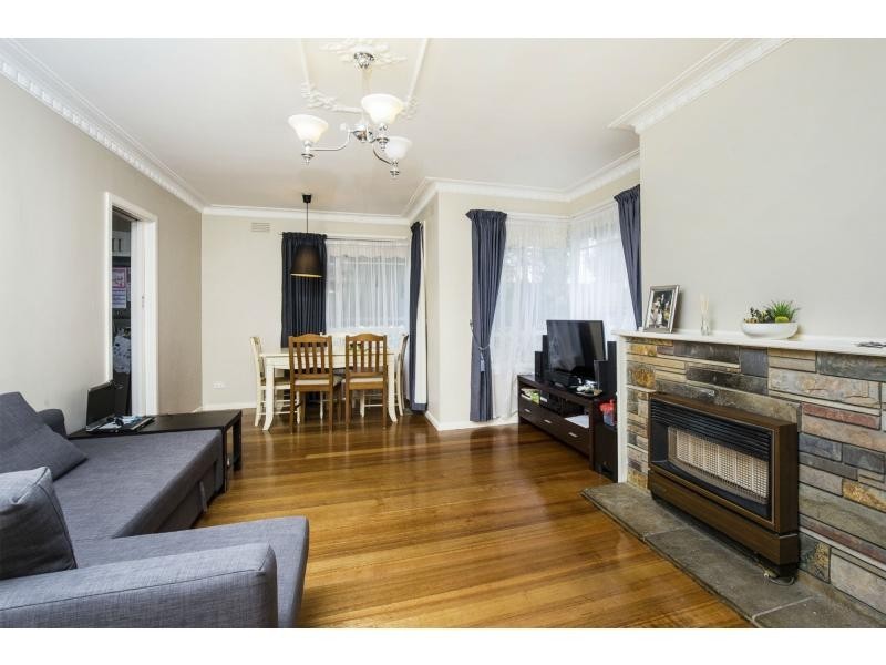 8 Norma Court, Avondale Heights VIC 3034