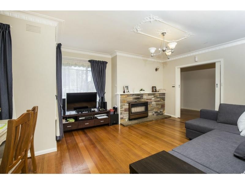 8 Norma Court, Avondale Heights VIC 3034
