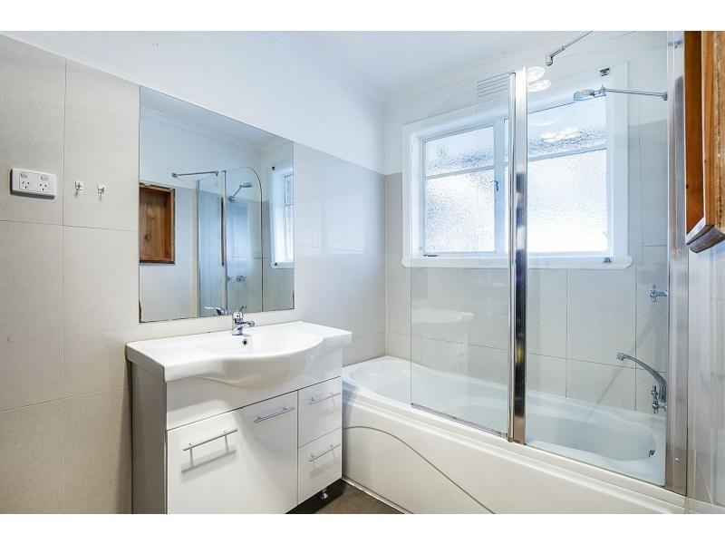 8 Norma Court, Avondale Heights VIC 3034