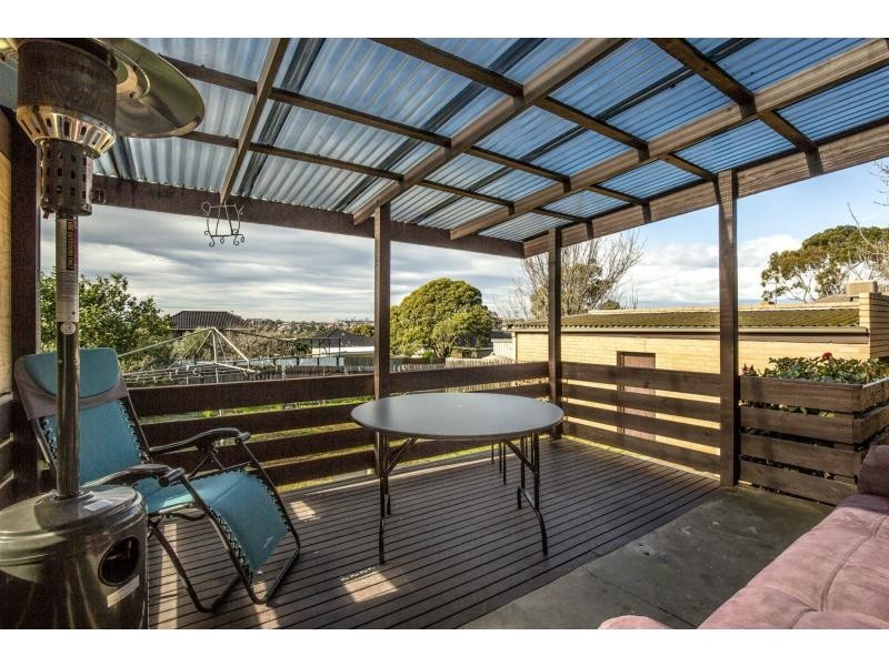 8 Norma Court, Avondale Heights VIC 3034