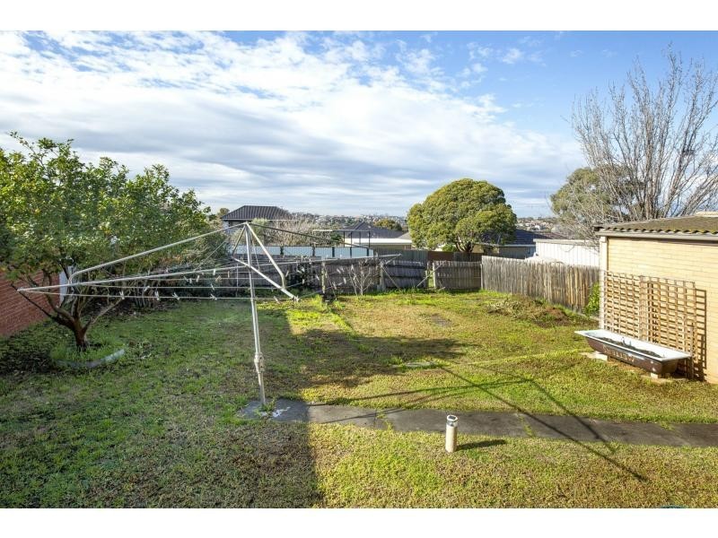 8 Norma Court, Avondale Heights VIC 3034