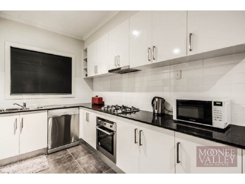 2/39 Wood St, Avondale Heights VIC 3034