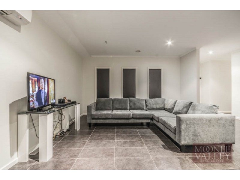 2/39 Wood St, Avondale Heights VIC 3034