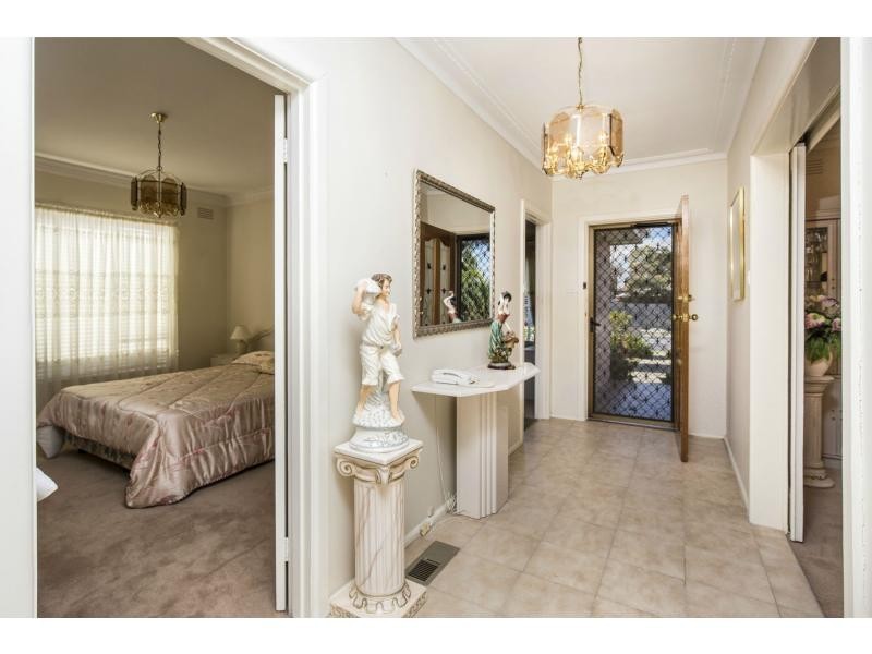 185 Military Road, Avondale Heights VIC 3034