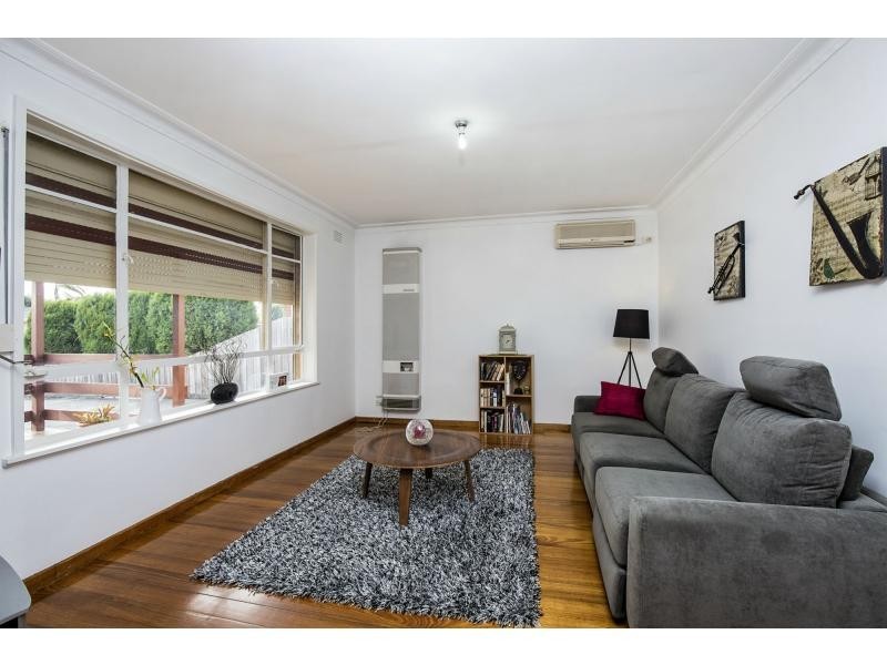 9 Rogerson Street, Avondale Heights VIC 3034