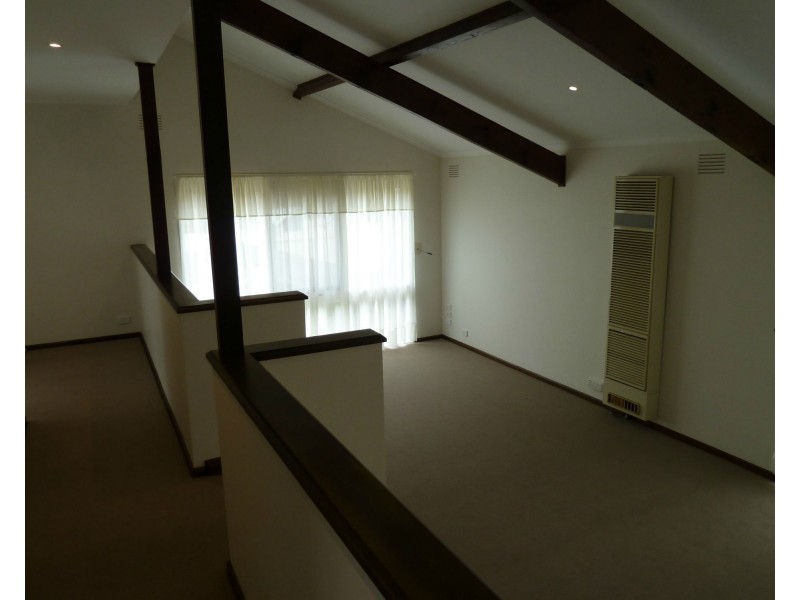 84 Arcade St, Keilor East VIC 3033