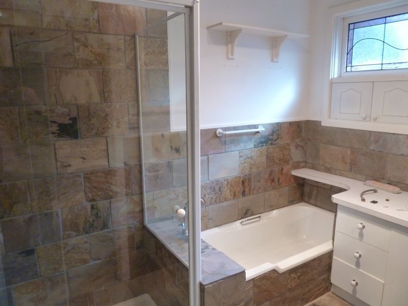 35 Hillside Grove, Airport West VIC 3042