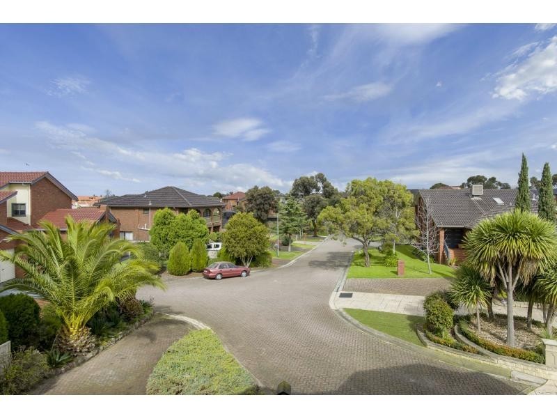7 Landau Place, Avondale Heights VIC 3034