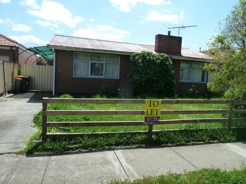 34 Wood Street, Avondale Heights VIC 3034