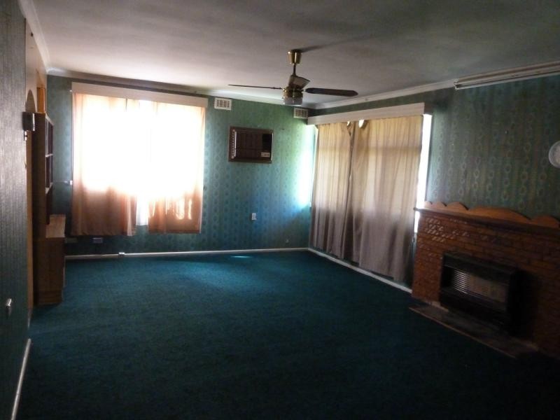 34 Wood Street, Avondale Heights VIC 3034