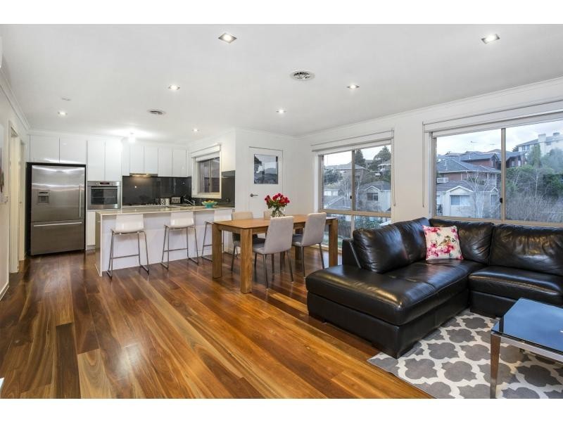 1/4 Weyburn Place, Avondale Heights VIC 3034