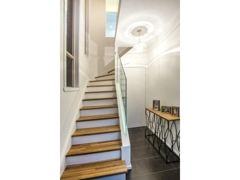 1/4 Weyburn Place, Avondale Heights VIC 3034