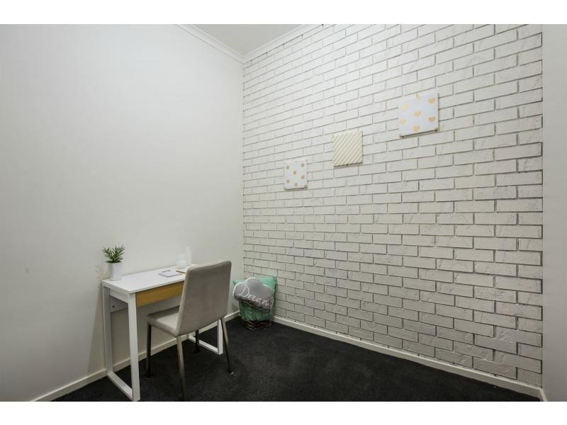 1/4 Weyburn Place, Avondale Heights VIC 3034