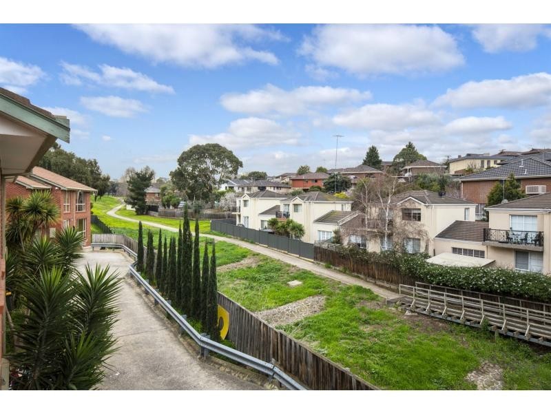1/4 Weyburn Place, Avondale Heights VIC 3034