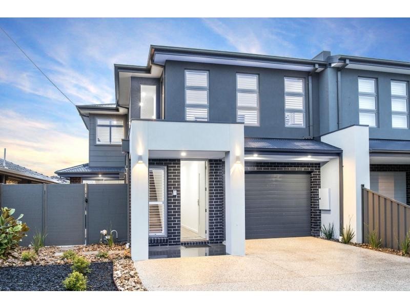 21 River Drive, Avondale Heights VIC 3034