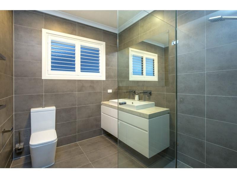 21 River Drive, Avondale Heights VIC 3034