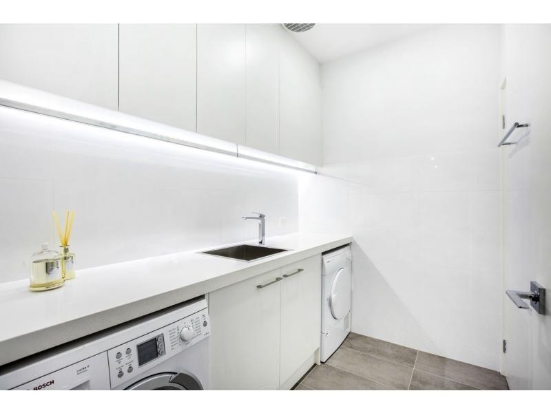 21 River Drive, Avondale Heights VIC 3034