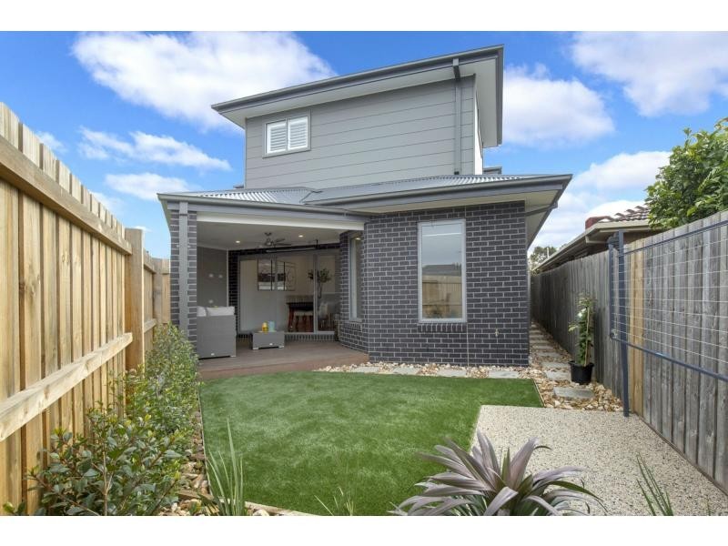 21 River Drive, Avondale Heights VIC 3034