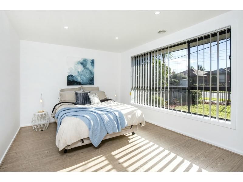 9 Arcade Way, Avondale Heights VIC 3034