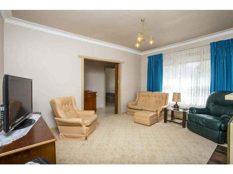 7 Monmouth Street, Avondale Heights VIC 3034