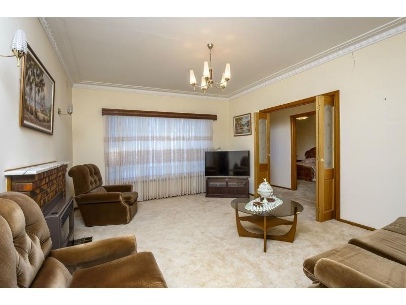 57 North Road, Avondale Heights VIC 3034