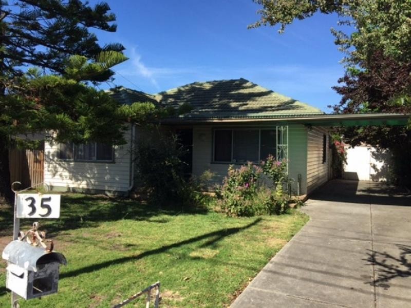 35 Skewes Street, Avondale Heights VIC 3034
