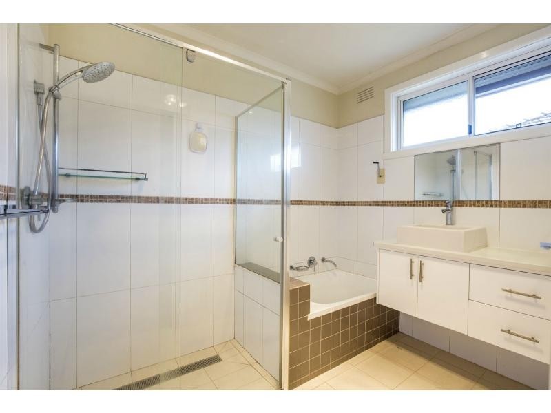 103 Military Road, Avondale Heights VIC 3034