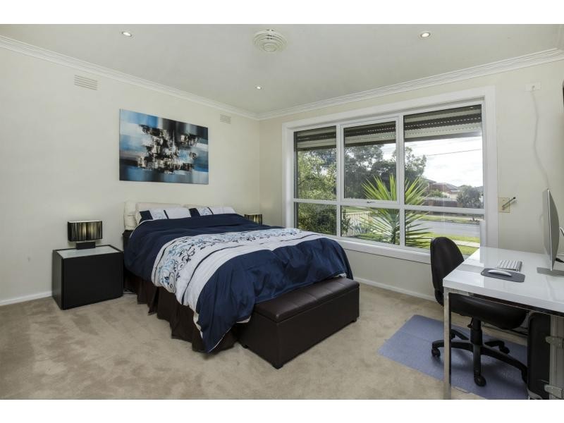 103 Military Road, Avondale Heights VIC 3034