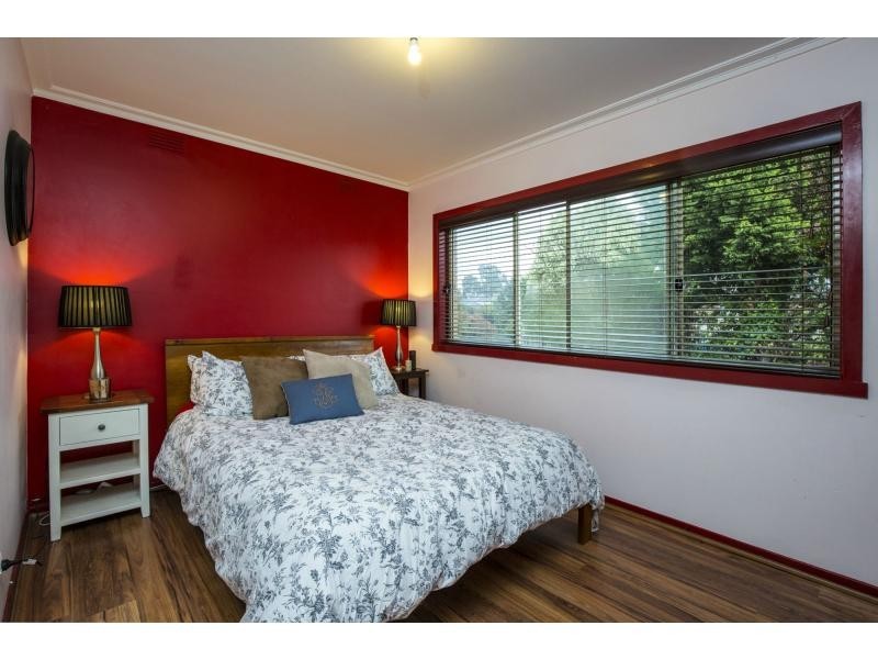 28 The Crossway South, Avondale Heights VIC 3034